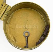 Antik fém doboz kulcsos zárral festett fém d: 9 cm Kulccsal