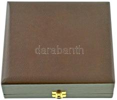 DN "Művészetért" bronz plakett dísztokban. Szign.: TK (114x118mm) T:AU