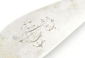 4 db ezüst levese kanál dianás jelzéssel, különféle mesterjegyekkel összesen 273 g