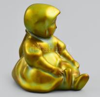 Zsolnay eozin mázas ülő kislány, jelzett, apró kopásnyomokkal, m: 7,5 cm, (tervezte: Sinkó András)