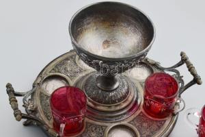 Antik likőrös készlet. Vésett réz lábas tálcán, ón és üveg karaffa, hozzá 4 db festett üveg pohár, a...