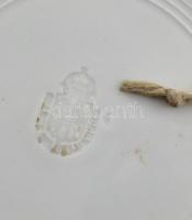 2 db Nymphenburg fajansz tányér, egyik vadászó nyúl figurával. Jeljzett, egyik repedéssel 23 cm