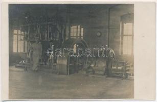 1917 Turnu Severin, Szörényvár; Josef Lang matróz a gépházban / K.u.k. Kriegsmarine Matrose / Austro-Hungarian Navy mariner in the engine room. photo (vágott / cut)