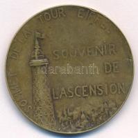 Franciaország 1900. "SOMMET DE LA TOUR EIFFEL - SOUVENIR DE L'ASCENSION" kétoldalas bronz emlékérem a Világkiállítás és az Eiffel-torony építésének emlékére, peremén "BRONZE" fémjel. Szign.: Alexandre Charpentier (41mm) T:VF France 1900."SOMMET DE LA TOUR EIFFEL - SOUVENIR DE L'ASCENSION" two-sided bronze commemorative medallion made for the International Exposition and the building of the Eiffel Tower, with "BRONZE" hallmark on the edge. Sign: Alexandre Charpentier (41mm) C:VF patina