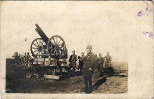 1917 Tüzérek ágyúval tüzelőállásban / WWI Austro-Hungarian K.u.K. military, artillery gun in firing position. photo (fa)