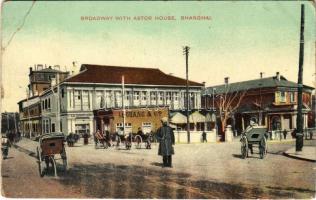 1914 Shanghai, Broadway with Astor House, shop of Le Ghang & Co. (EB)