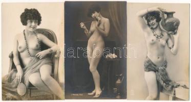 3 db RÉGI francia erotikus meztelen hölgyes képeslap / 3 pre-1945 French erotic postcards with nude ladies