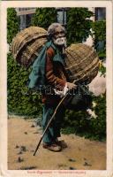 1917 Nagyszeben, Hermannstadt, Sibiu; Kosaras cigány / Korb-Zigeuner / Gypsy with baskets. folklore. Jos. Drotleff (kopott sarkak / worn corners)