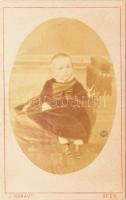 cca 1870 Gyerekportré, keményhátú fotó Kohaut budai műterméből, 10,5×6,5 cm