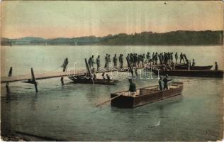 osztrák-magyar hidászok ideiglenes katonai hajóhíd építése közben / K.u.k. soldiers building a military pontoon bridge (EK)