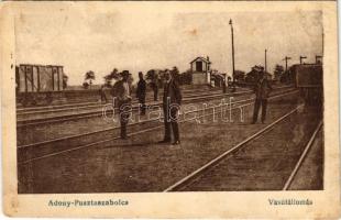 1918 Adony-Pusztaszabolcs, vasútállomás, vagonok. Vasúti levelezőlapárúsítás 7902. (fl)