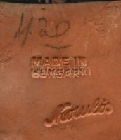 Komlós juhász kutyával. Mázas kerámia, kézzel festett, hátul a talpán lepattanással 17 cm