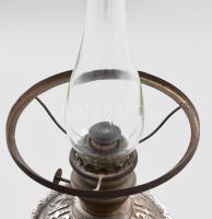 Petróleum lámpa, díszített fém testtel, tejüveg burával 52 cm