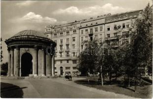 1959 Budapest V. Március 15. tér. Képzőművészeti Alap