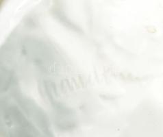 Pimdtner jelzésseel Ülő férfi akt. Fehér mázas, jelzett, kis mázhibákkal m: 28 cm