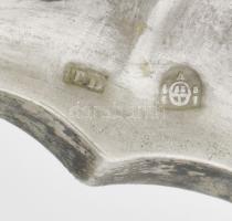 Antik ezüst (Ag) rózsás gyertyatartó pár plasztikus rózsa díszítéssel és vésett díszítéssel Bécs, 18...