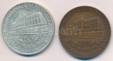 1984. &quot;A Gyöngyösi Gimnázium fennállásának 350. évfordulójára&quot; Ag és bronz emlékérem pár (34,79g/0.640/42,5mm) T:UNC,AU