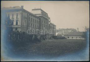 1916 Hadikórház Laibachban (Ljubljana, Szlovénia), hátoldalon feliratozott fotó, szép állapotban, 11,5×17 cm