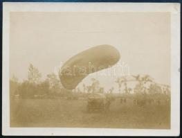 cca 1916 K.u.k. ballon felbocsáts közben, fotó, 9×12 cm