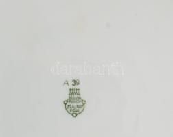 Zsolnay keleti mintás tálca. Matricás, jelzett, apró kopással d: 24 cm