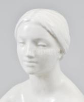 Pátzay Pál (1896-1979): Női akt. Fehér mázas porcelán. Jelzett, hibátlan. m: 28 cm