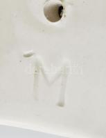 Pátzay Pál (1896-1979): Női akt. Fehér mázas porcelán. Jelzett, hibátlan. m: 28 cm