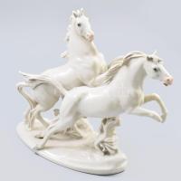 ENS porcelán lovak szobor. Kézzel festett, jelzett, sérült, törött láb, 37x24 cm