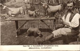 Szováta Uncle Dani the famous animal-statue-carver