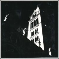 1966 Kocsis Iván váci fotós ,,Régi dóm" című vintage alkotása, feliratozva, ezüst zselatinos fotópapíron, 18x18 cm