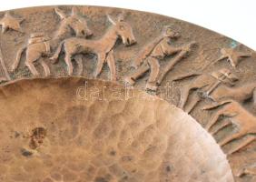 Tevan Margit: Szamaras bronz tálka. Jelzés nélkül. d:_ 13 cm
