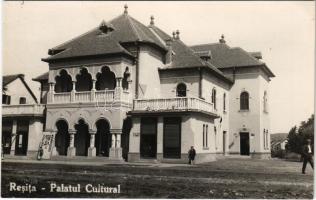 Resicabánya, Resica, Resicza, Resita; Palatul Cultural / Kultúrpalota, mozi / Palace of Culture, cinema