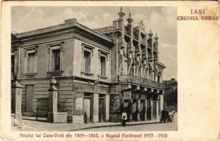 Iasi, Jasi, Jassy, Jászvásár; Creditul Urban, Palatul lui Cuza-Voda din 1859-1862, a Regelui Ferdinand 1917-1918 / bank, palace, shops of G. Neidlinger, Davidovici (EB)