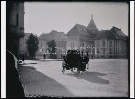 cca 1940 Konflis a városközpontban, Fekete György (1904-1990) budapesti fényképész hagyatékából 1 db modern nagyítás, jelzés nélkül, 15x21 cm