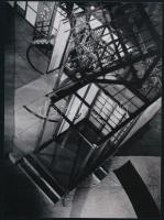 1931 Moholy-Nagy László (1895-1946) magyar - német - amerikai fotográfus felvétele (Színpadi díszlet), a néhai Lapkiadó Vállalat központi fotólaborjának archívumából 1 db modern nagyítás, jelzés nélkül, 21x15 cm