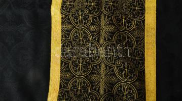 Miseruha gazdagon hímzett 107x65 cm