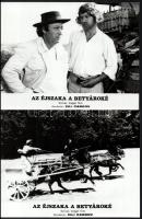 cca 1975 ,,Az éjszaka a betyároké" című bolgár film jelenetei és szereplői, 11 db vintage produkciós filmfotó ezüst zselatinos fotópapíron, a használatból eredő (esetleges) kisebb hibákkal, 18x24 cm