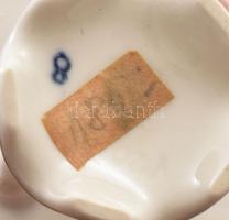 Balerina, kézzel festett porcelán figura, jelzés nélkül, sérült (egyik ujja letört, szoknyáján kiseb...