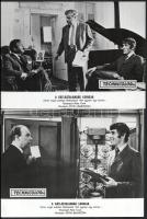 cca 1970 ,,A gátlástalanság lovagja" című angol film netei és szereplői, 5 db vintage produkciós filmfotó ezüst zselatinos fotópapíron, a használatból eredő (esetleges) kisebb hibákkal, 18x24 cm