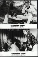 cca 1973 ,,Gyémánt Lady" című amerikai film jelenetei és szereplői, 23 db vintage produkciós filmfotó ezüst zselatinos fotópapíron, a használatból eredő (esetleges) kisebb hibákkal, 18x24 cm