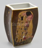 Goebel Gustav Klimt - Der Kuss (A csók) mintás porcelán váza. Levonóképes, jelzett, hibátlan, m: 12 cm