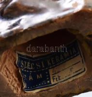 Szécsi iskolatáskás lányka. Mázas kerámia, jelzett, kopással 12 cm