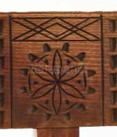 19. sz vége, Anglia, old-saxon stílusú viktoriánus "Turners" székpár. Faragott tölgyfa, fu...