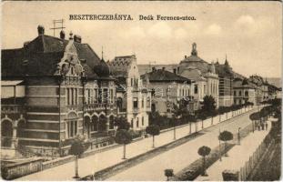 Besztercebánya, Banská Bystrica; Deák Ferenc utca. Machold F. kiadása / street (gyűrődés / crease)