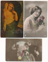 15 db RÉGI romantikus zsáner képeslap: szerelmes párok, hölgyek / 15 pre-1945 romantic postcards: co...