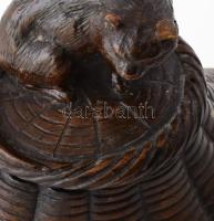 cca 19. sz. vége, faragott fa tintatartó, macska és egér figurákkal, kopással, 14x10x10 cm