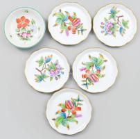 6 db Herendi Viktória és virág mintás porcelán tálka. Kézzel festett, jelzett, hibátlanok, d: 8 cm