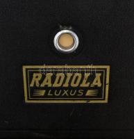 Radiola Luxus lejátszó, tartójában, felhúzóval, működik, hozzá tartozó cca 20-25 darab lemezzel, rit...