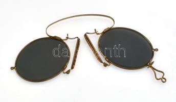 Antik csíptetős napszemüveg, cvikker réz kerettel, h: 10 cm