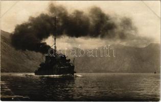 Kotor, Bocche di Cattaro; Osztrák-magyar haditengerészet Tátra-osztályú rombolója / K.u.K. Kriegsmarine / Austro-Hungarian Navy Tatra-class destroyer. photo