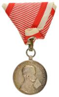 1917. "Károly Ezüst Vitézségi Érem II. osztálya" peremen jelzett Ag kitüntetés modern mellszalagon. Szign.: Kautsch T:VF,F karc, patina Hungary 1917. "Silver Gallantry Medal, 2nd Class" Ag decoration with hallmark on the edge, without ribbon. Sign.: Kautsch C:VF,F scratched, patina NMK 306.